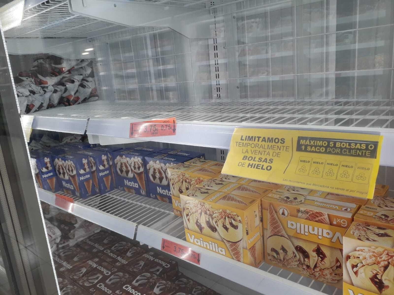 Limitación de las bolsas de hielo en un 'súper' de Mercadona