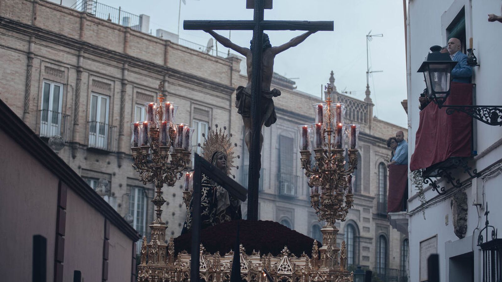 El crucificado de las Misericordias recién salido del templo