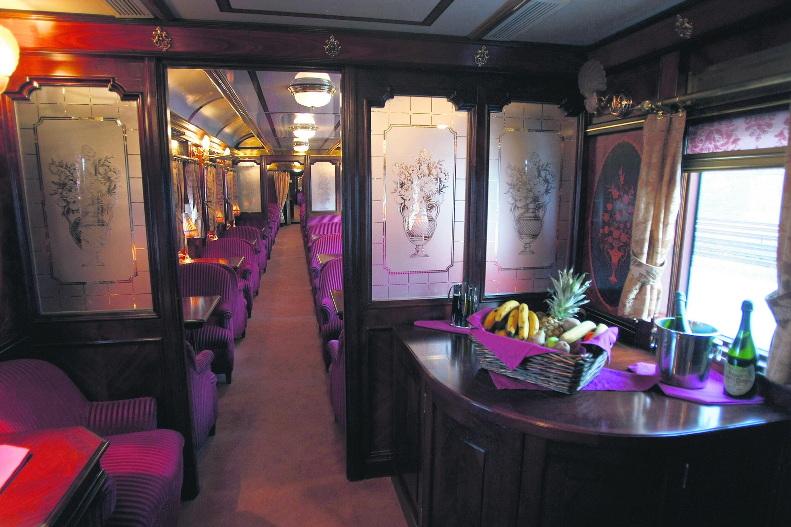 Así se viaja en el Tren Al Andalus, un hotel de lujo sobre raíles