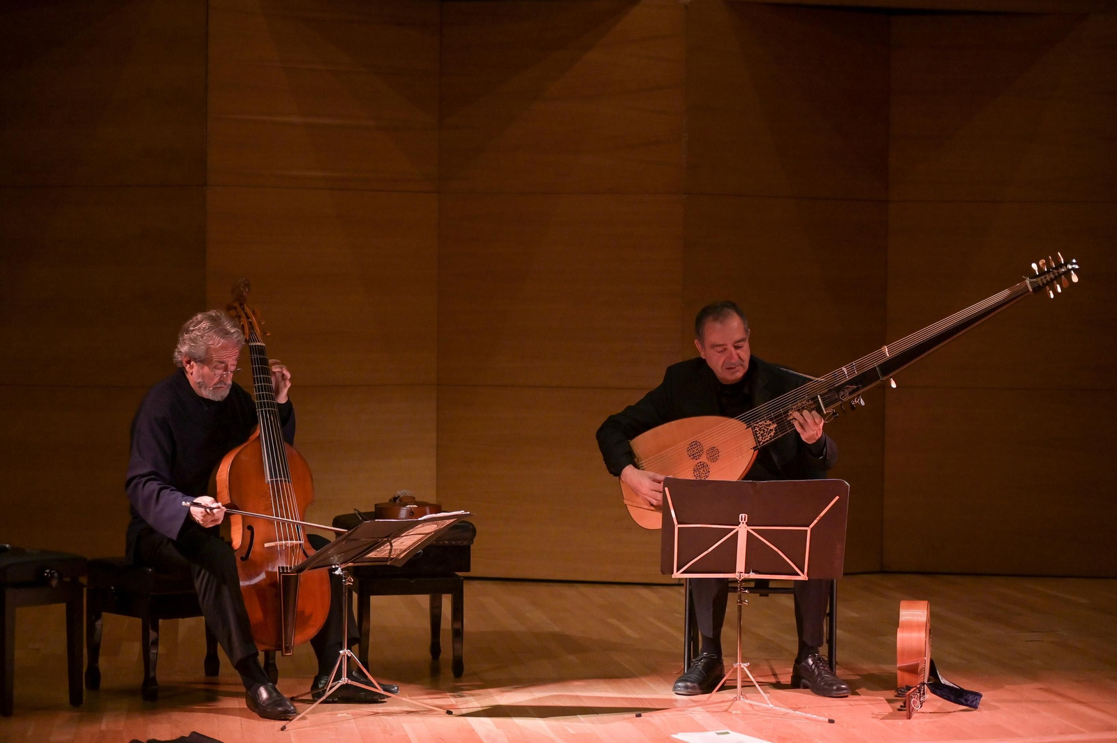 Jordi Savall y Xavier Díaz-Latorre en el concierto inaugural del Femás 2022