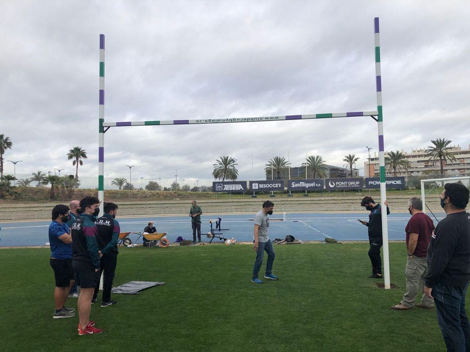 El Rugby Málaga, probando en el Ciudad de Málaga.