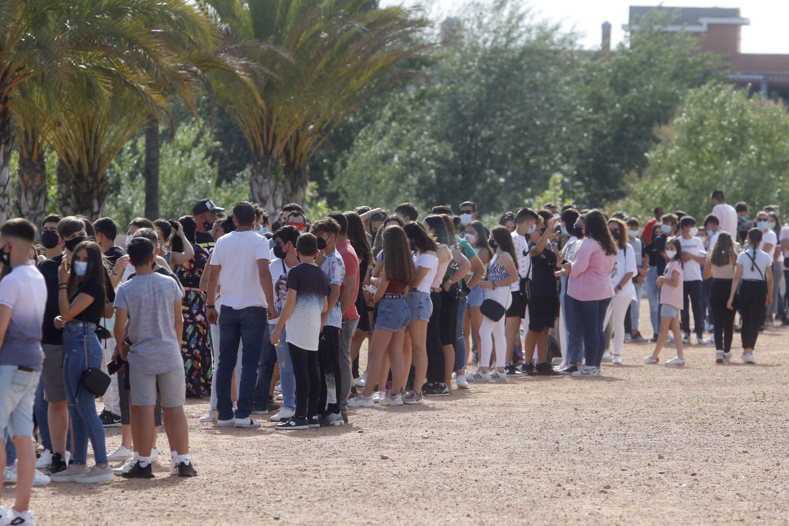 Primera jornada en el parque de atracciones de El Arenal, en imágenes