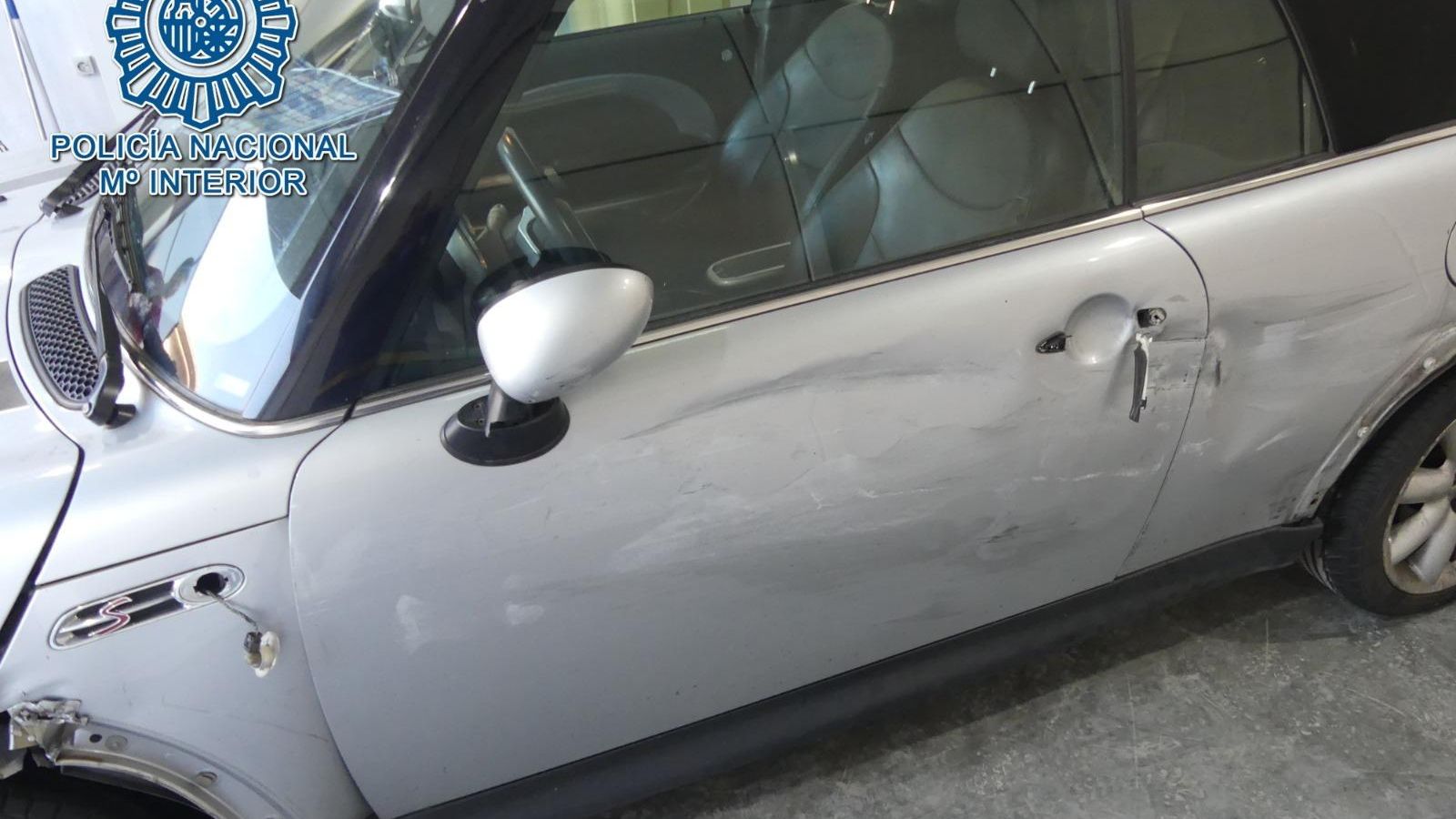 Estado en que quedó el Mini Cooper tras la persecución.