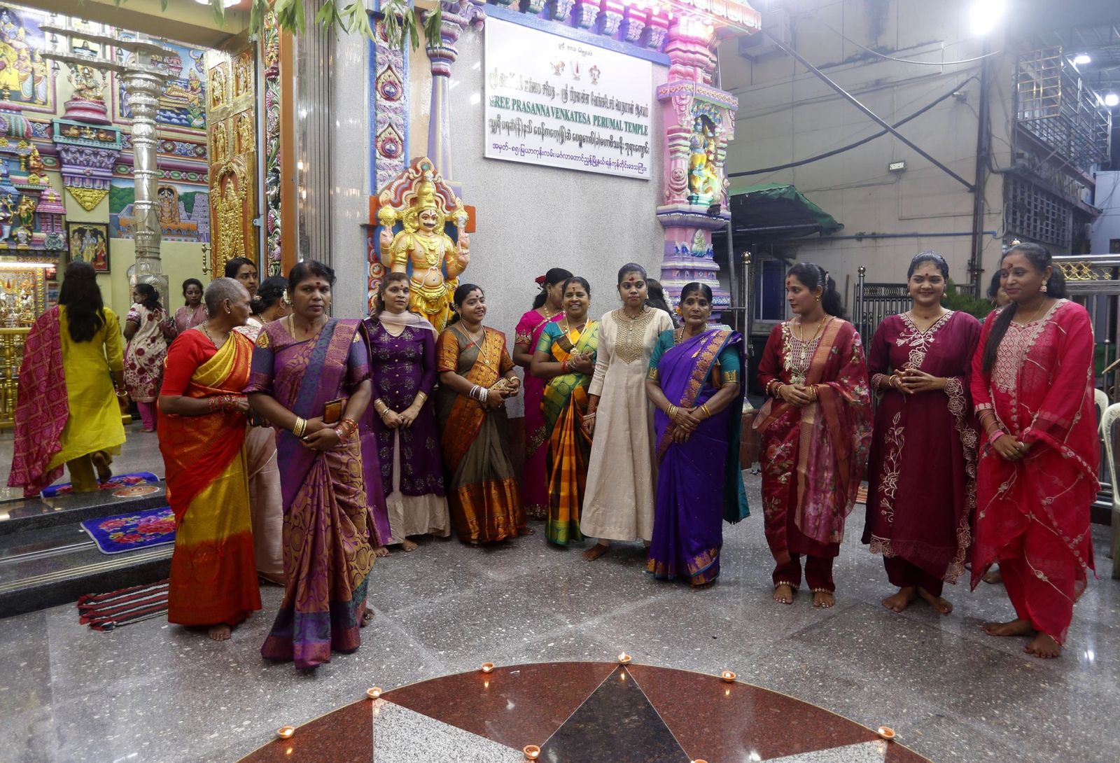 Las preciosas imágenes de la celebración del Diwali en India: un festival de luz y color