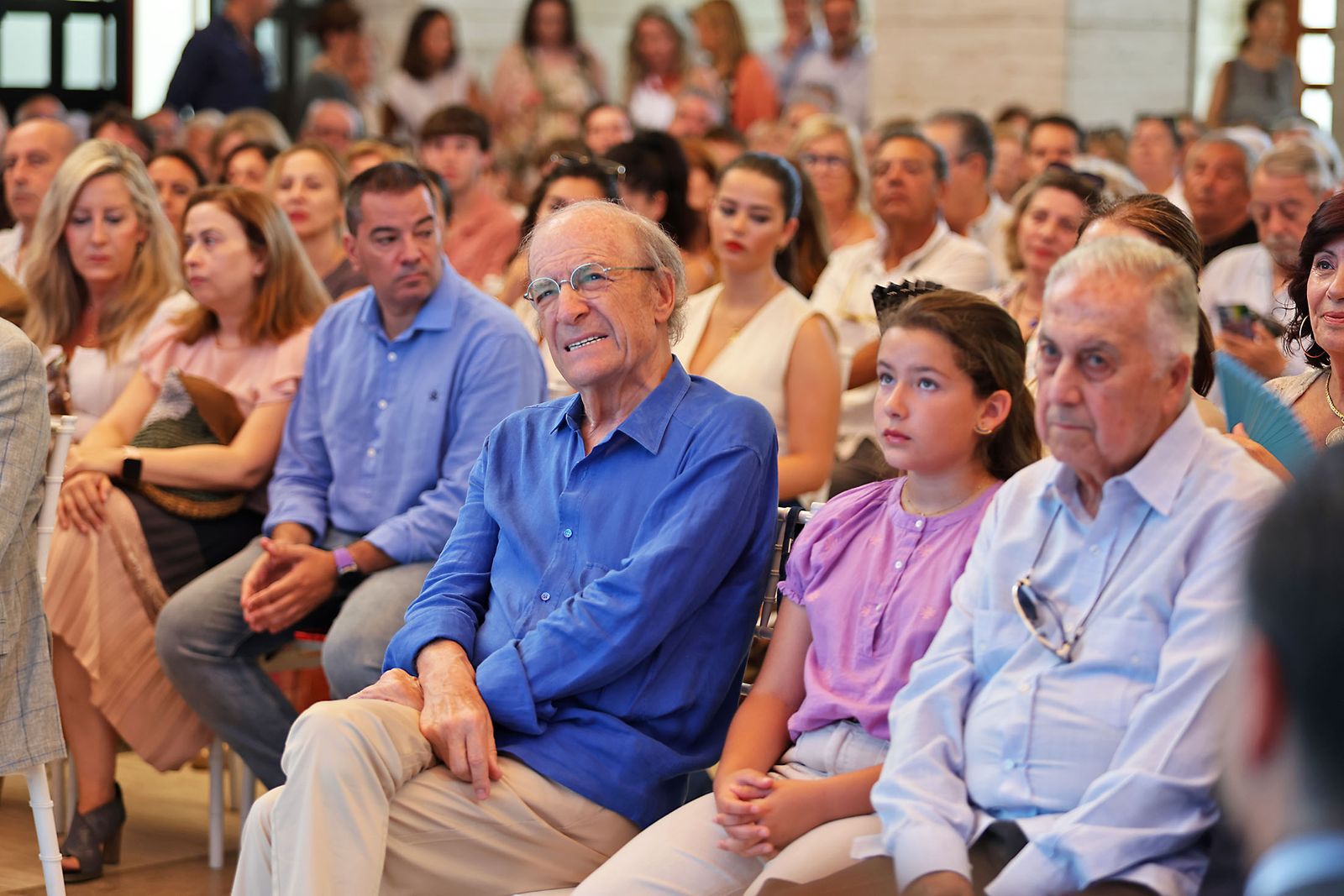 Imágenes de la celebración del primer aniversario del Gobierno Local de Pilar Miranda en el consistorio onubense.