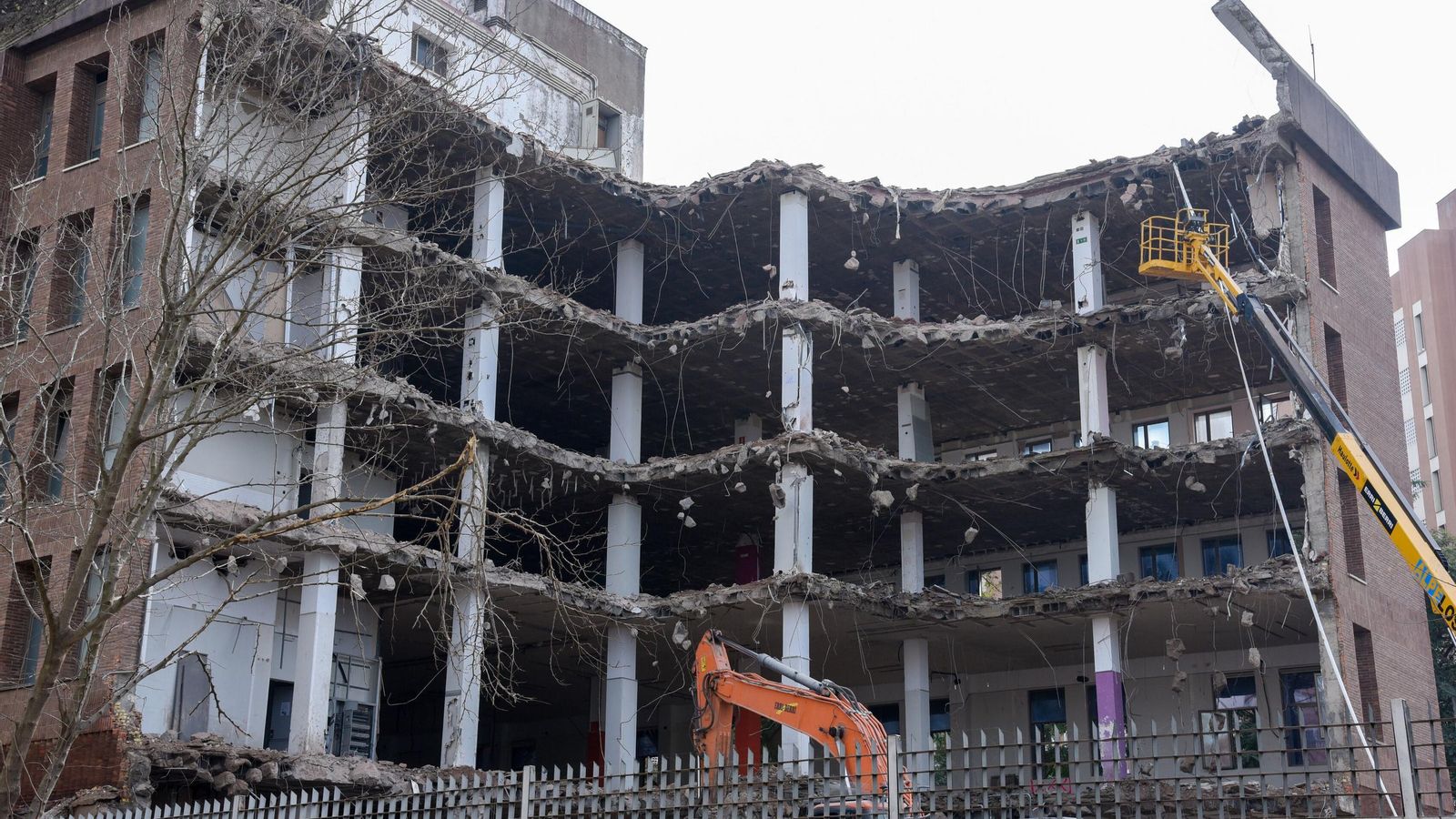 El edificio donde se ubicará el nuevo proyecto en la calle Graham Bell está actualmente en demolición