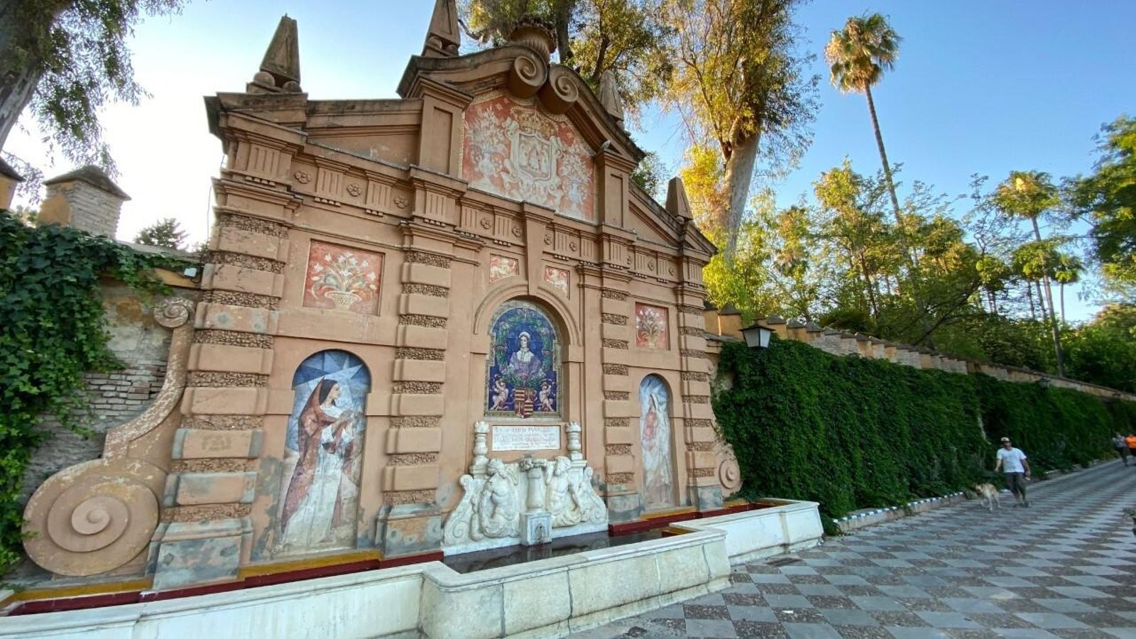 El Paseo de Catalina de Ribera.