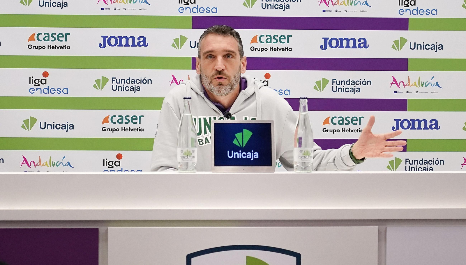 Ibon, en sala de prensa. Ibon, en sala de prensa.