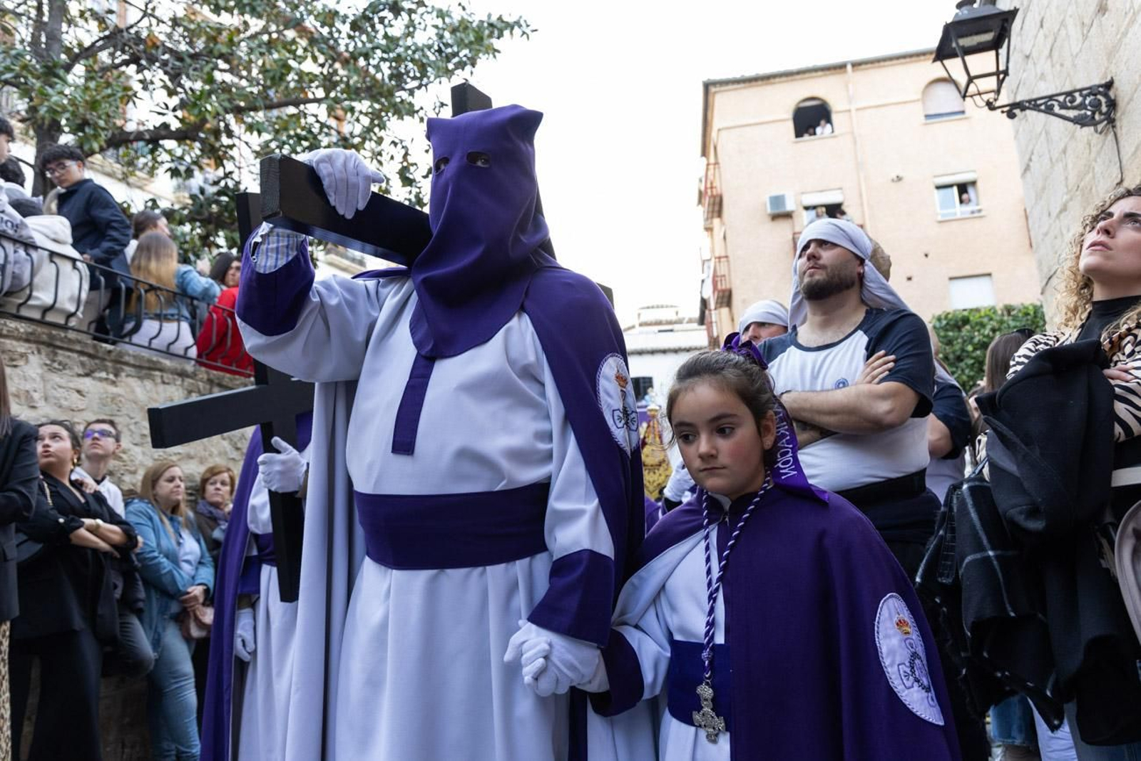 Las cofradías de la Vera Cruz, Expiración y Gran Poder lucen sus cortejos en la calle