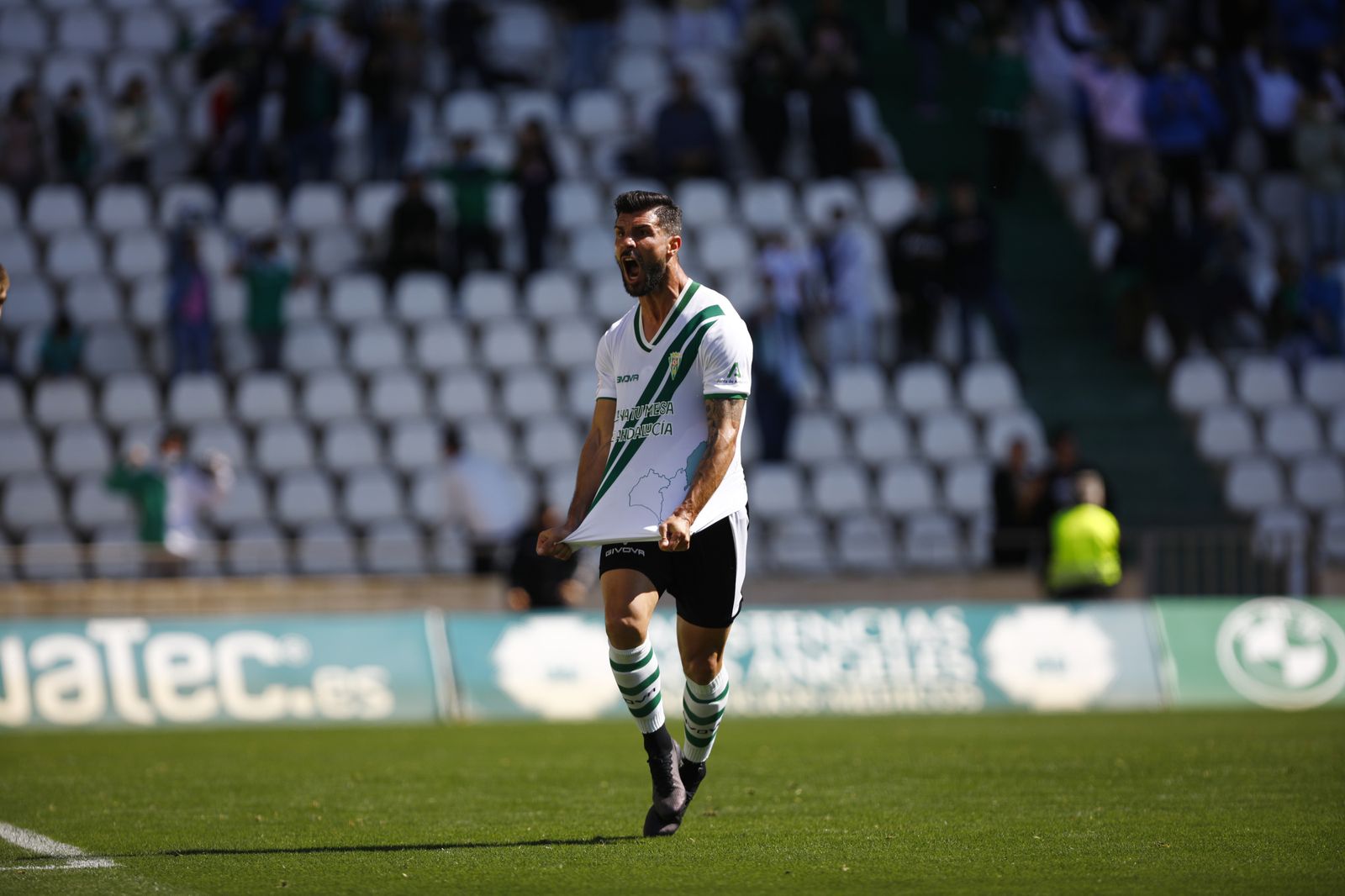 La victoria del Córdoba CF ante el Mensajero, en imágenes