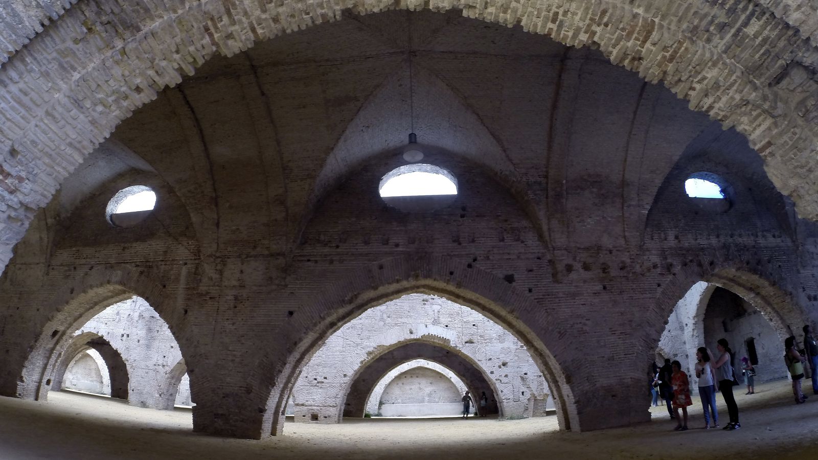 Las naves de las Reales Atarazanas de Sevilla en una imagen reciente.