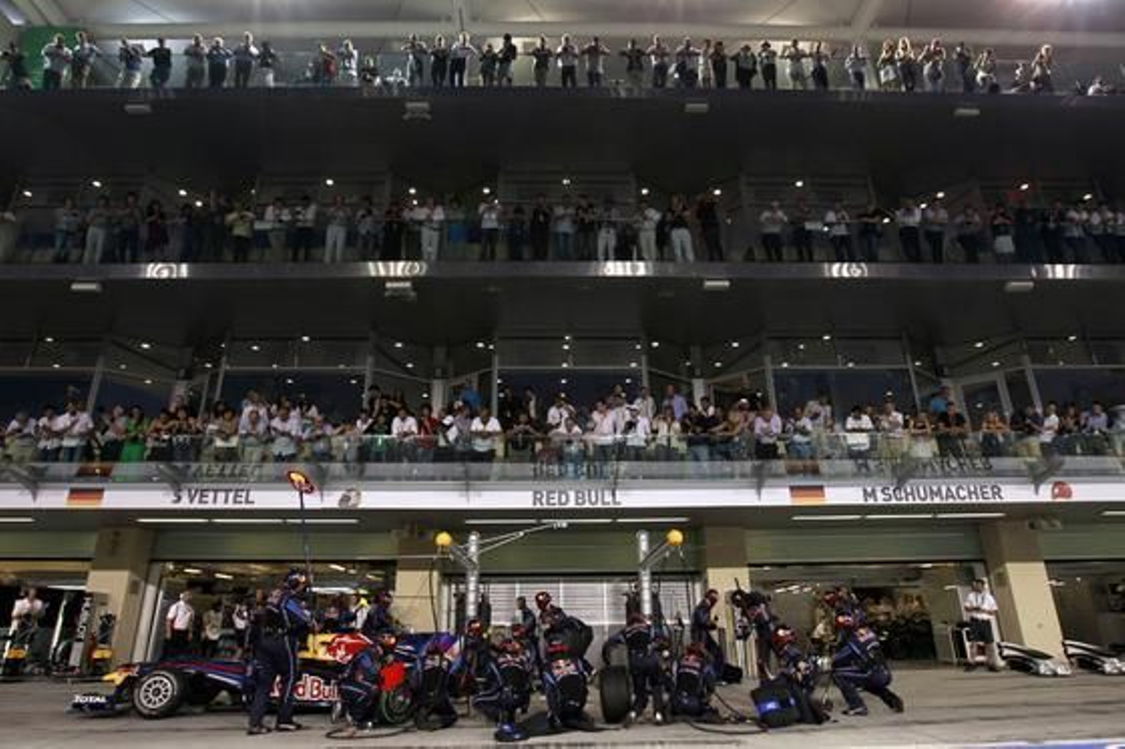Paso por boxes de Sebastian Vettel.

Foto: Reuters