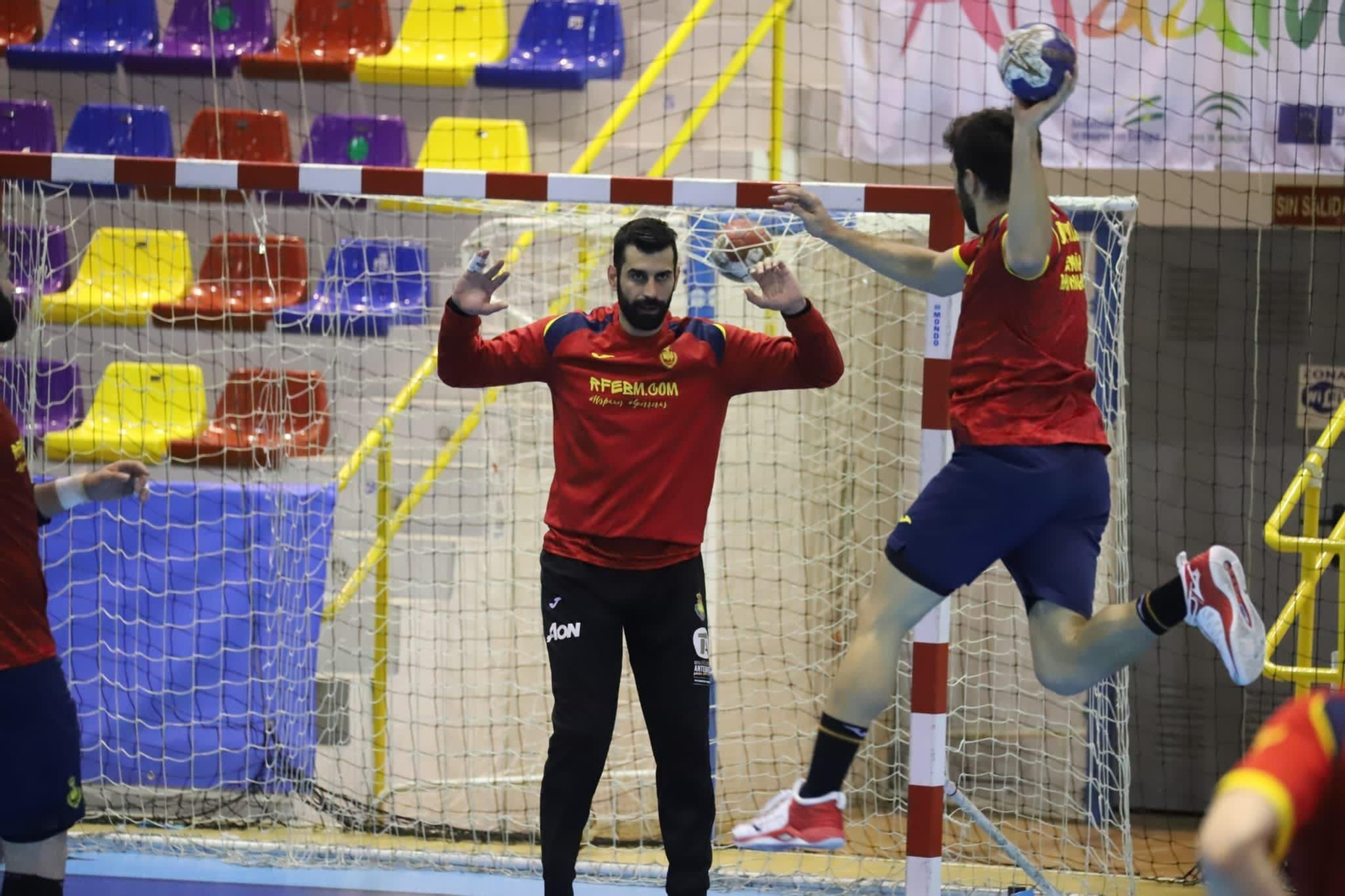 España se prepara para el duelo ante Hungría en Antequera