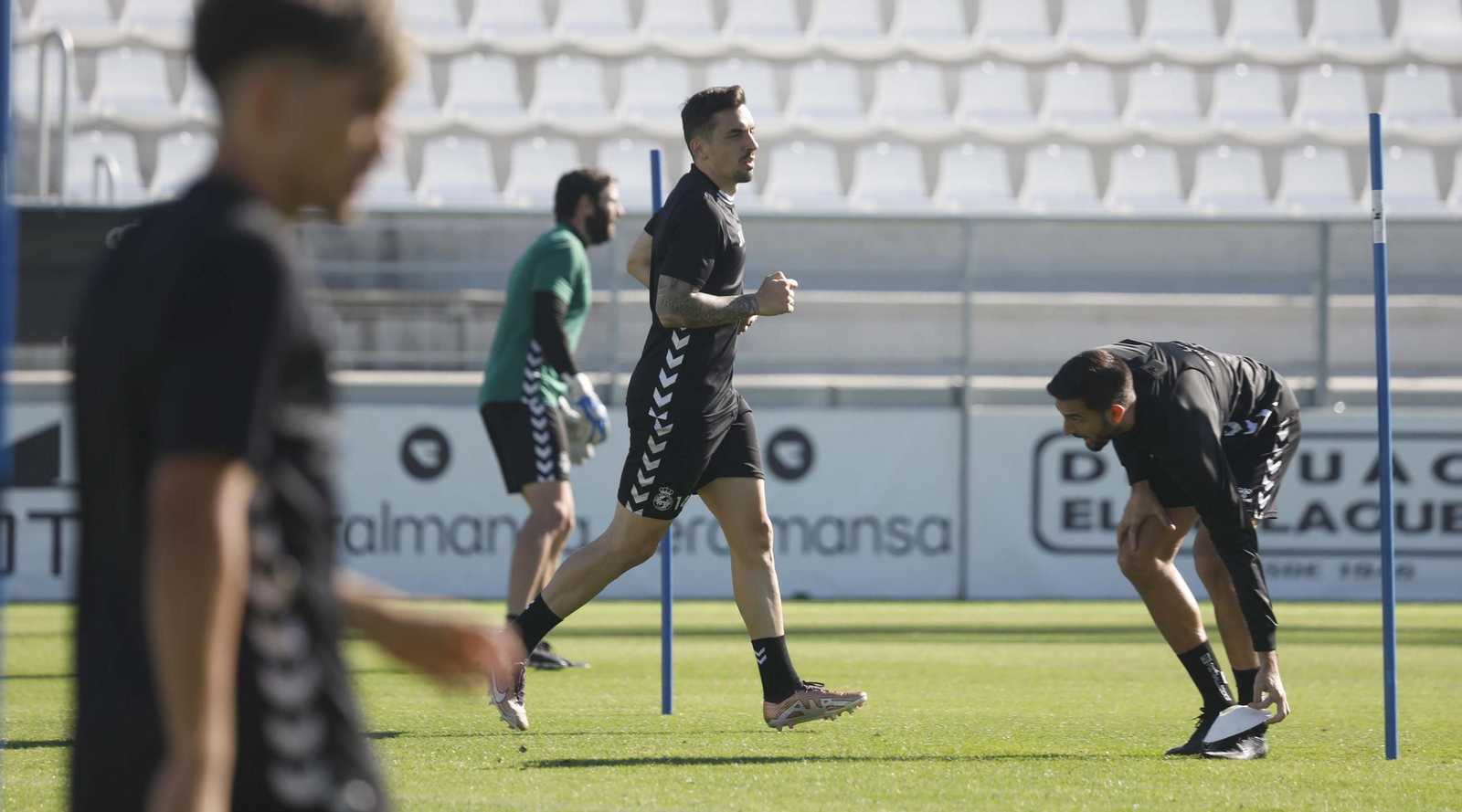 Las fotos del primer entrenamiento de Fran Tena con la Balona en La Línea