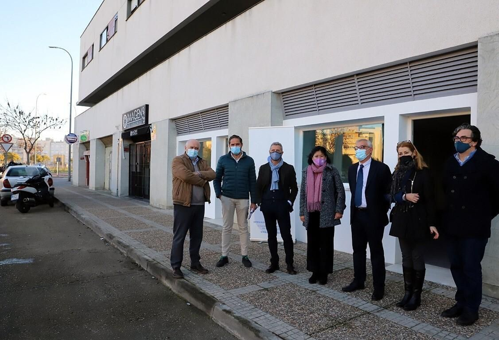 los delegados Ana Hérica Ramos y Juan Antonio Cabello, en la visita a los locales. los delegados Ana Hérica Ramos y Juan Antonio Cabello, en la visita a los locales.