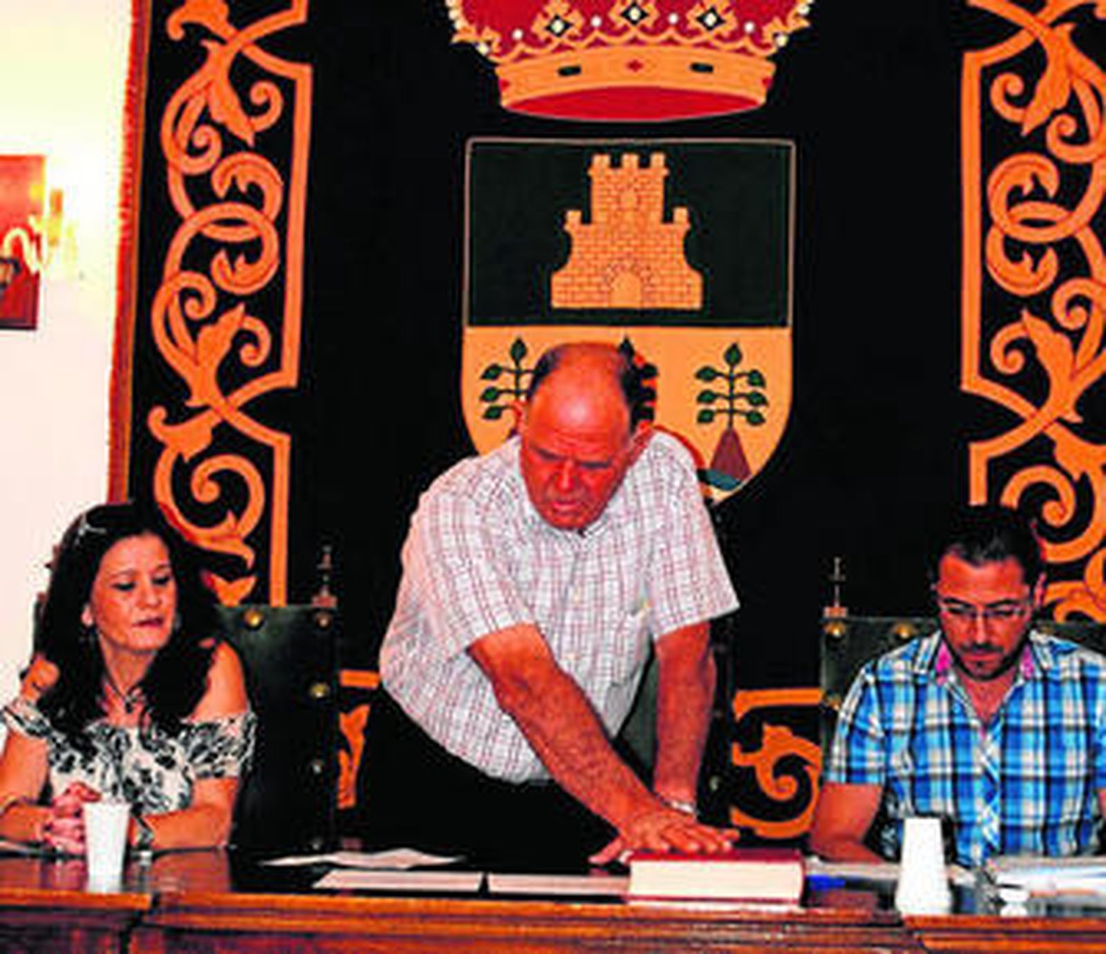 Momento de la jura del cargo en el pleno de Cantoria.