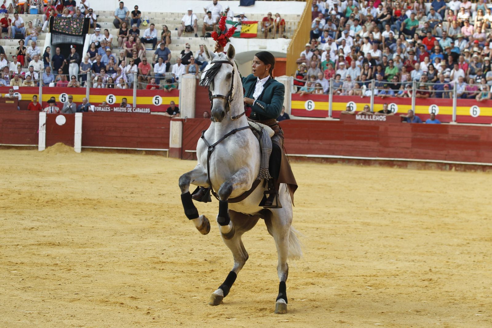 Fotogalería corrida de rejones. Feria de Almería 2019