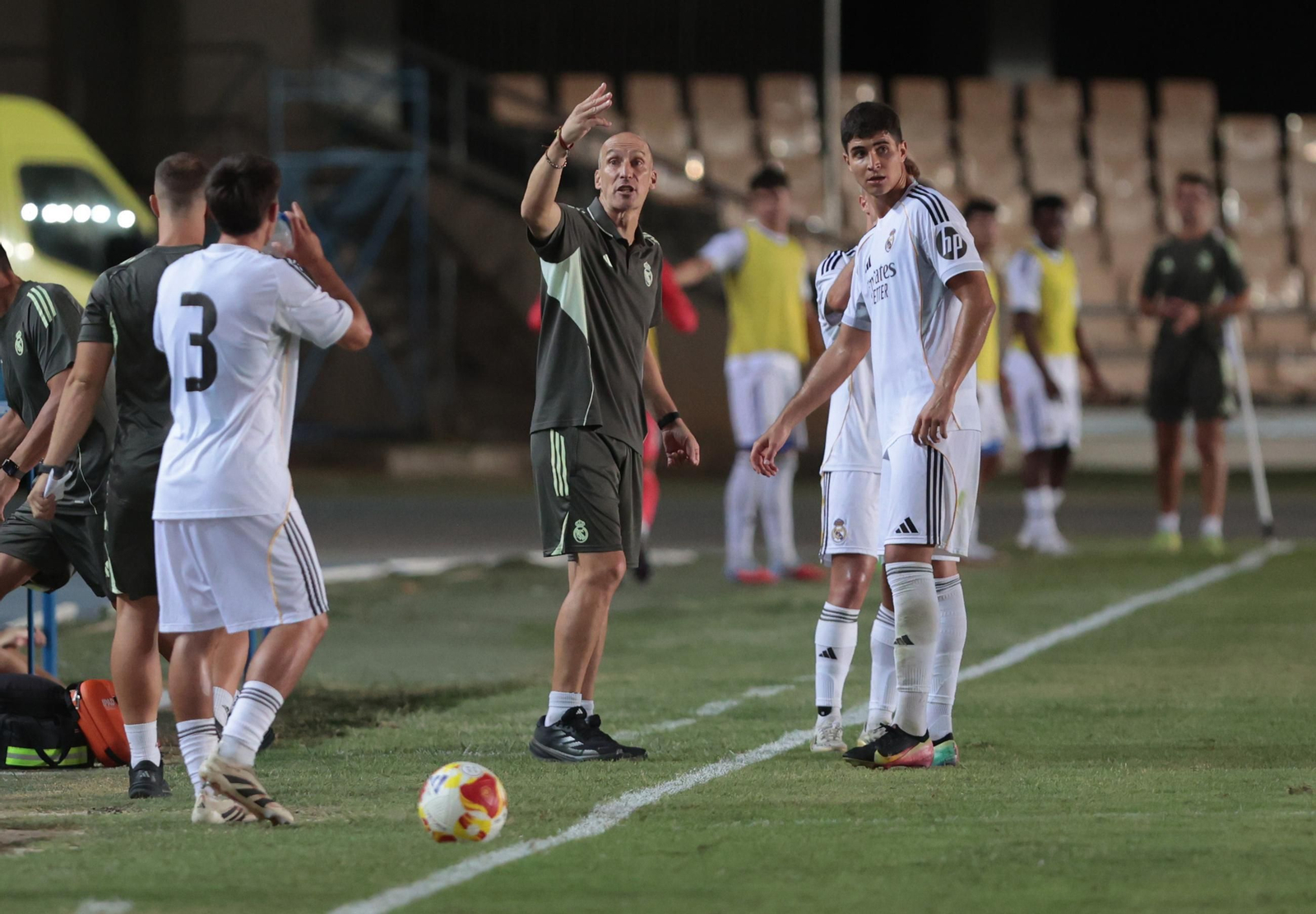 Imágenes del Trofeo de la Vendimia entre  Xerez DFC contra Real Madrid C en Chapín