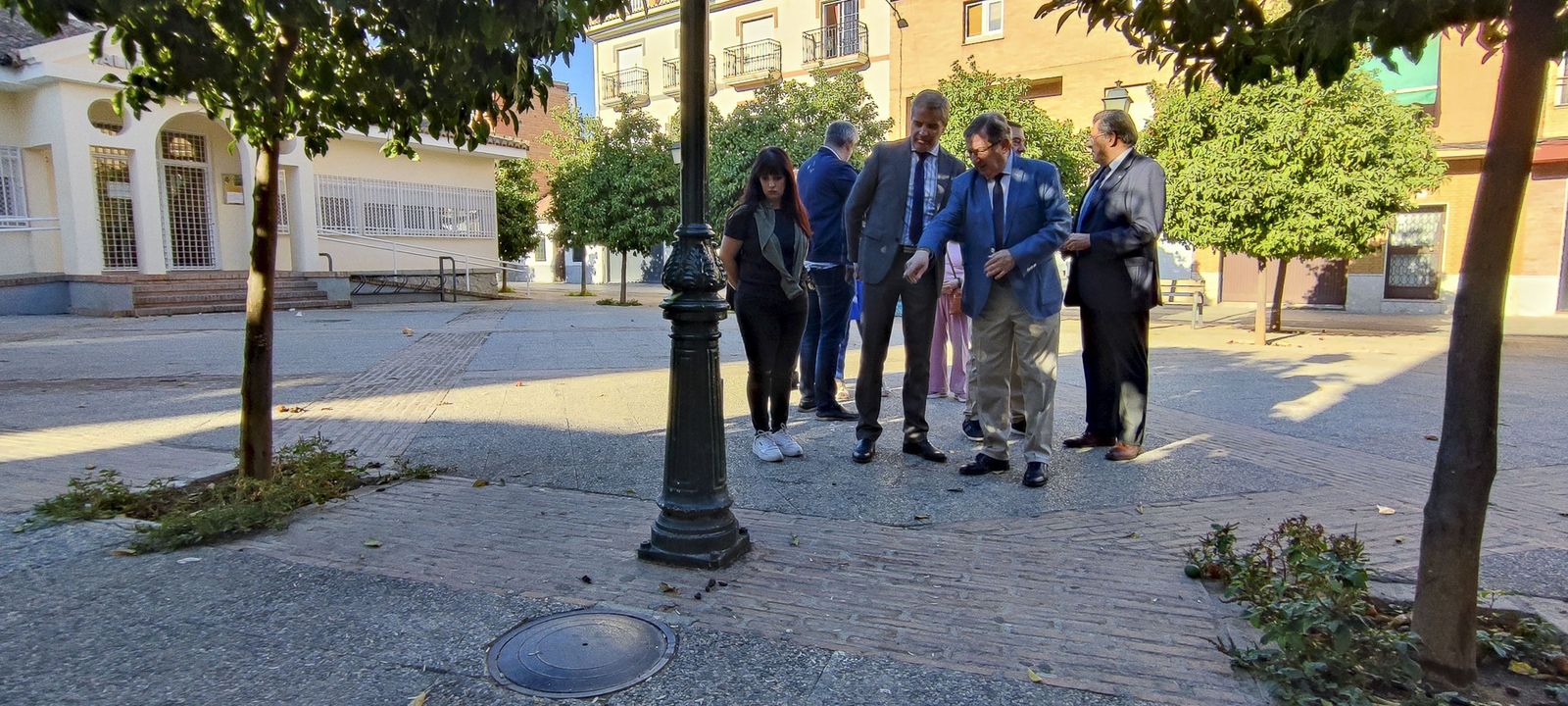 El PP denuncia el deterioro y la suciedad en la Plaza de las Palomas del barrio granadino del Zaidín