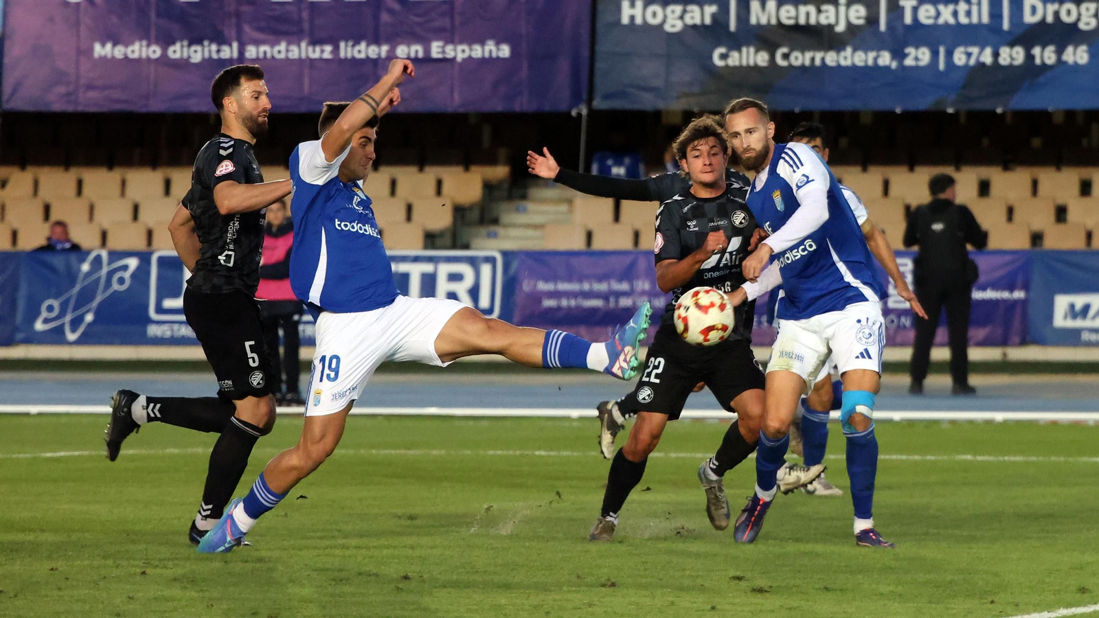 Imágenes del derbi entre Xerez CD y Xerez DFC en Chapín