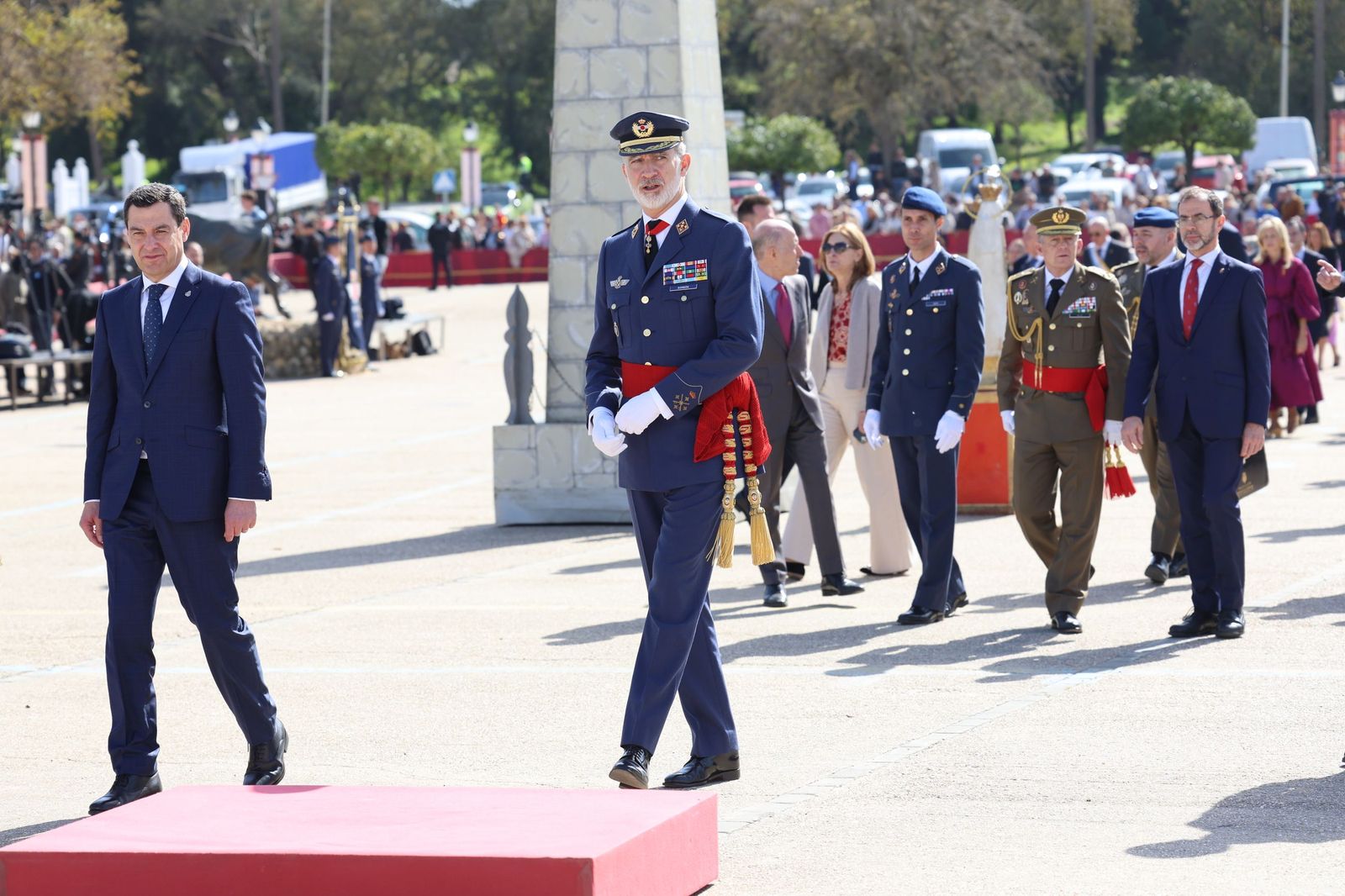 Fotografías del Acto Militar presidido por S.M. el Rey Felipe VI con motivo del centenario del Plus Ultra