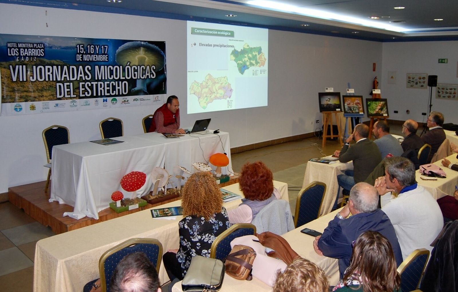 Una de las conferencias de las jornadas micológicas.