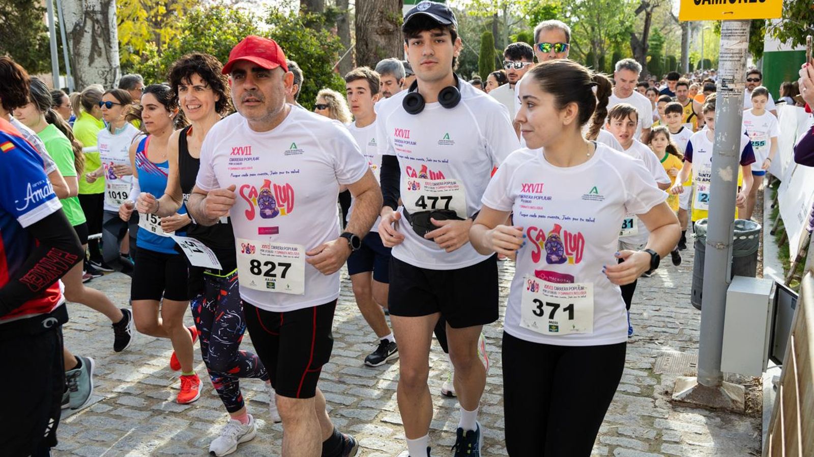 Más de 2.100 participantes corren para promover la salud en Jaén, en imágenes (1)