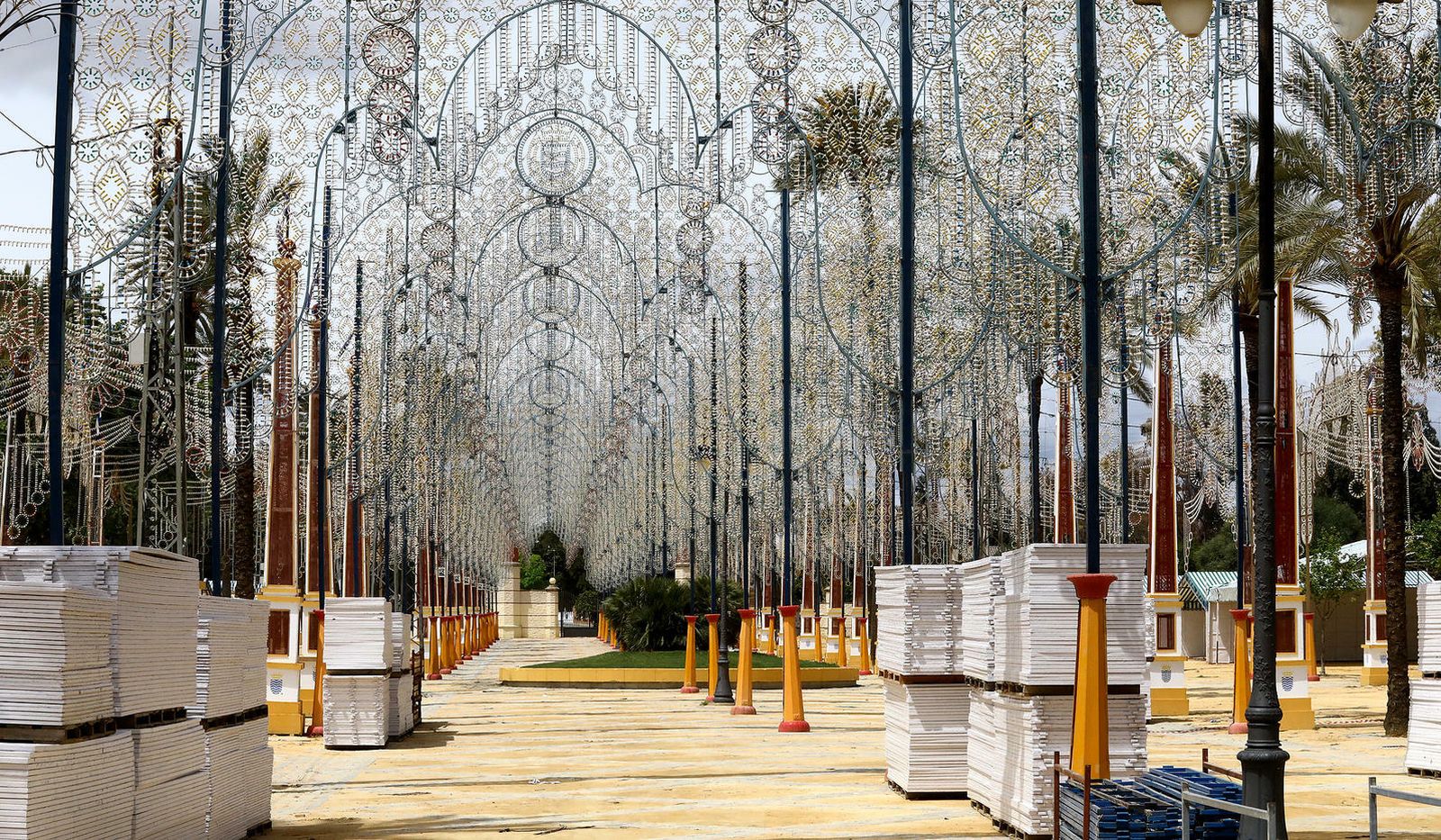 Avanza a buen ritmo el montaje de las casetas en el González Hontoria.