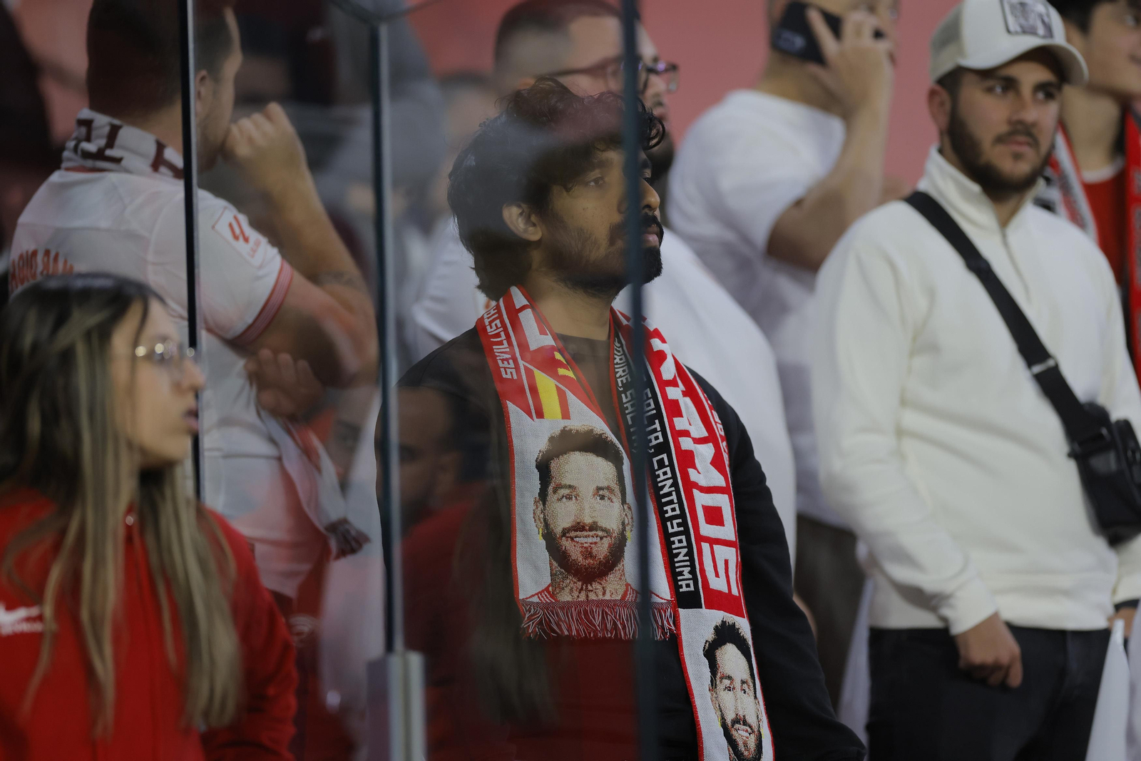 Búscate en las fotos del Sevilla-Arsenal