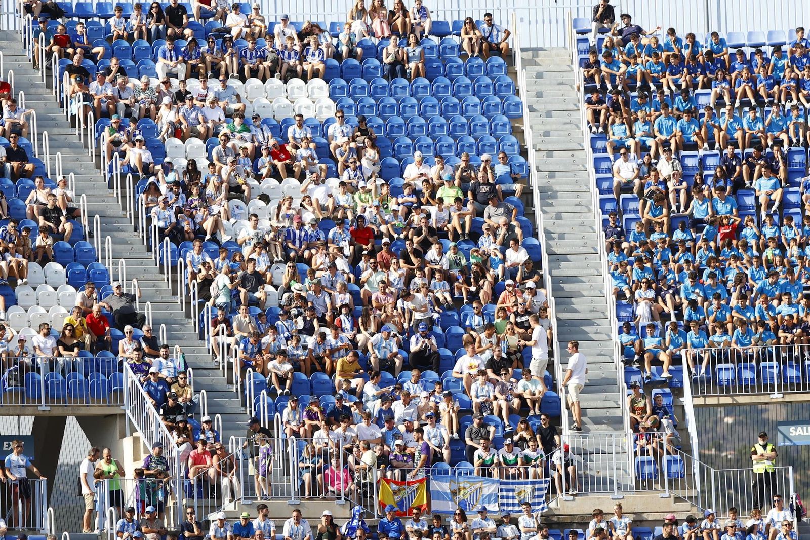 Búscate en las gradas de La Rosaleda en el Málaga CF-Burgos