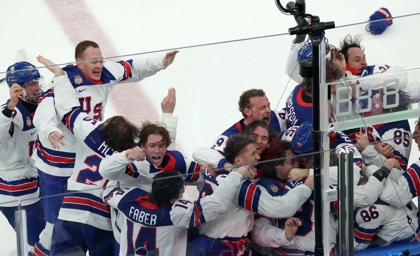 Las mejores fotos de los Juegos Olímpicos de invierno Milán Cortina d'Ampezzo 2026 | Ceremonia de clausura y jornada 17 y última