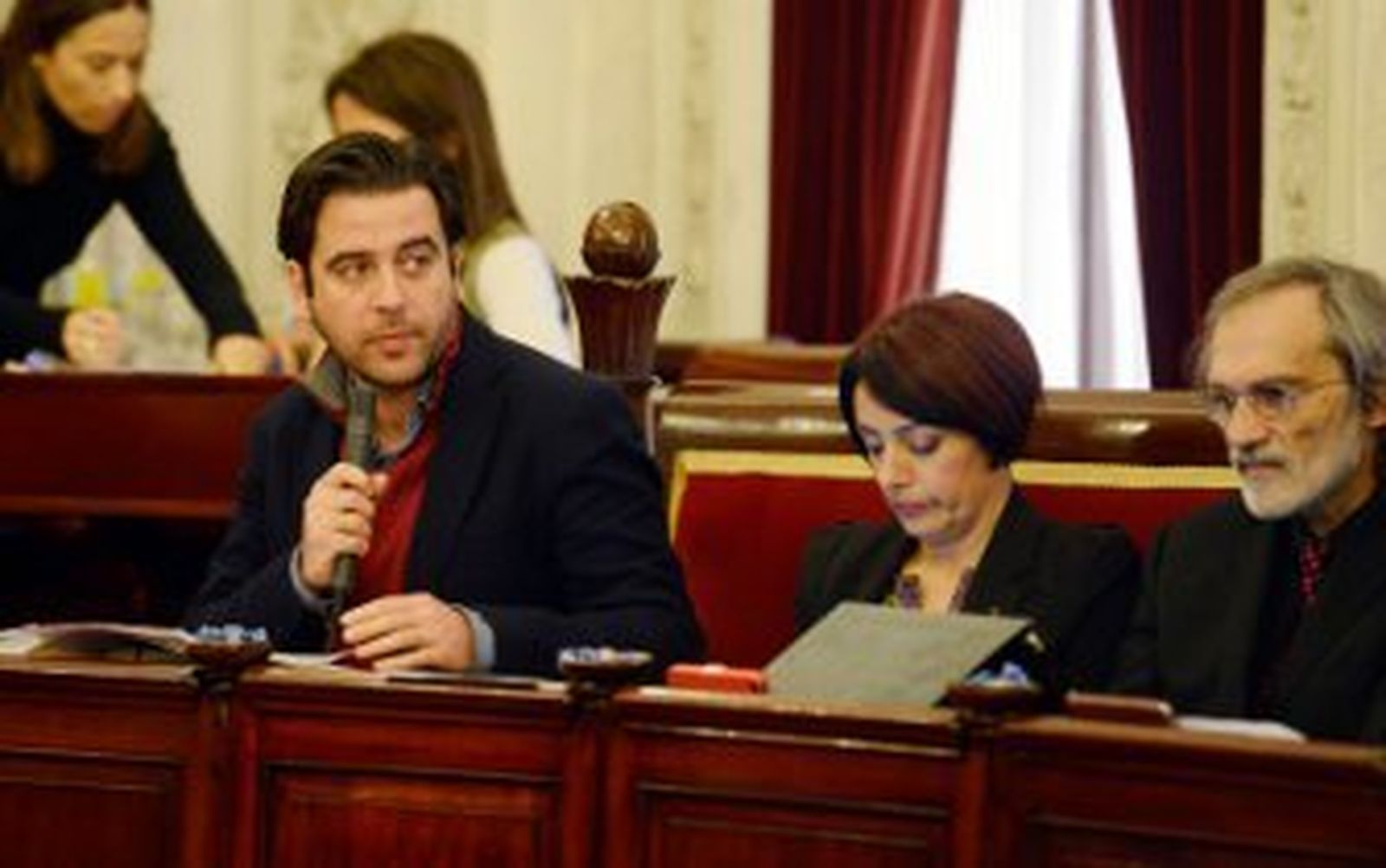 El PSOE dice que el PP ha triplicado la deuda que dejó Díaz en el año 95