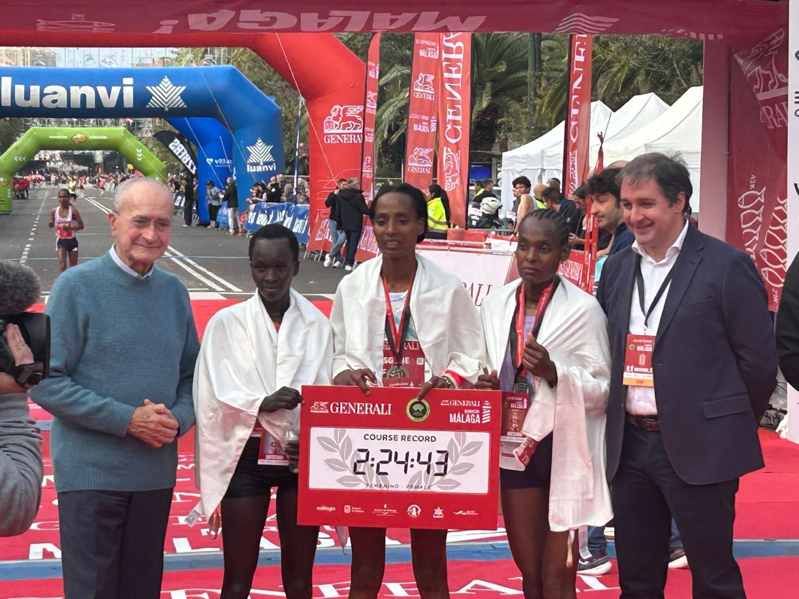 Maratón de Málaga 2025: Misgane Alemayehu vence en la categoría femenina, también con récord