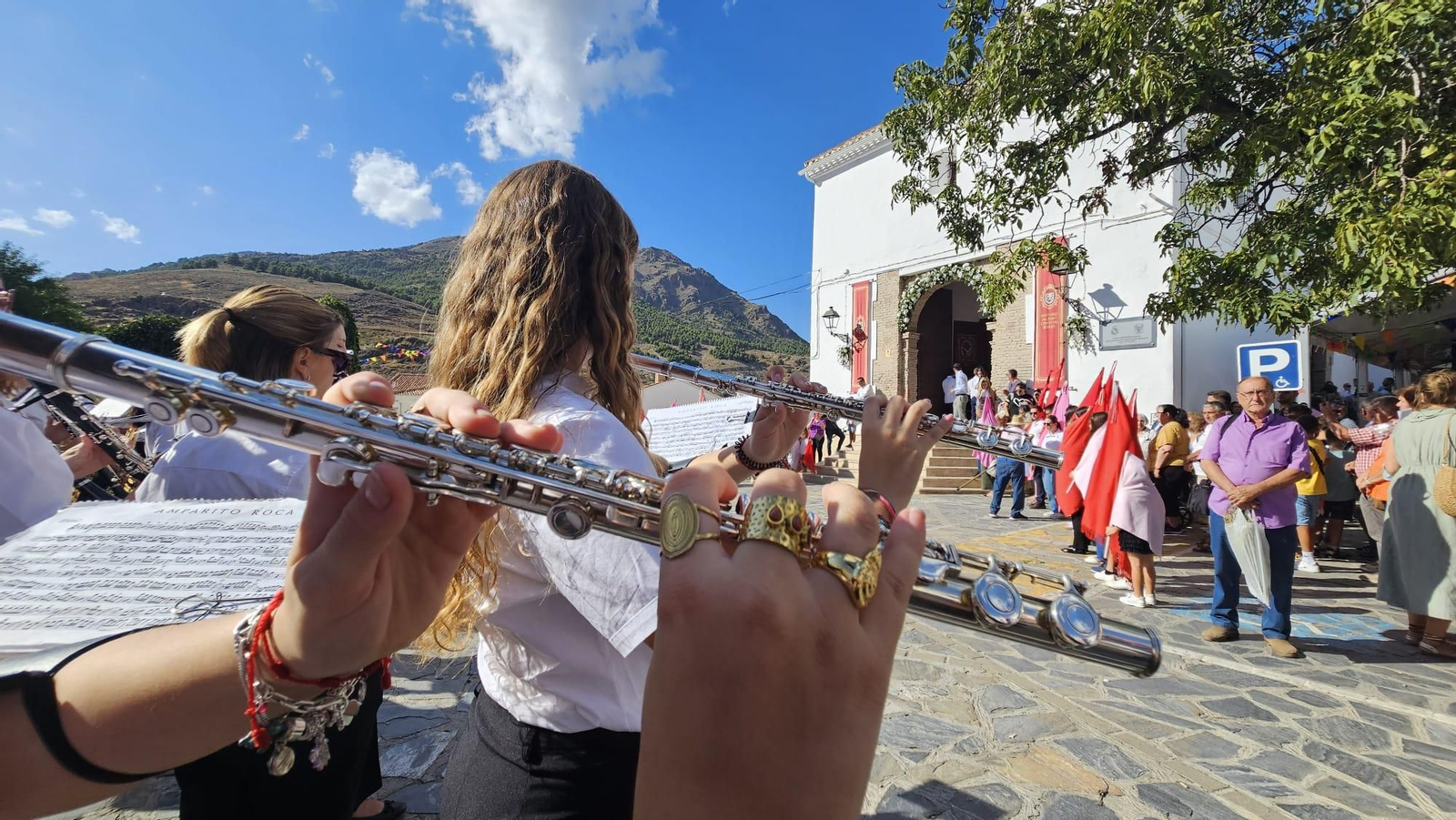 Así ha sido la salida procesional del Santo Cristo del Bosque en Bacares