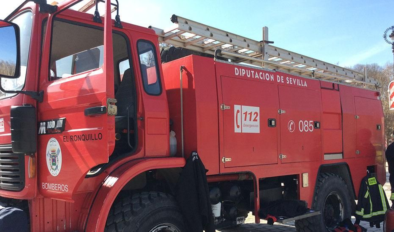 Camión de los bomberos de la Diputación de Sevilla. Camión de los bomberos de la Diputación de Sevilla.