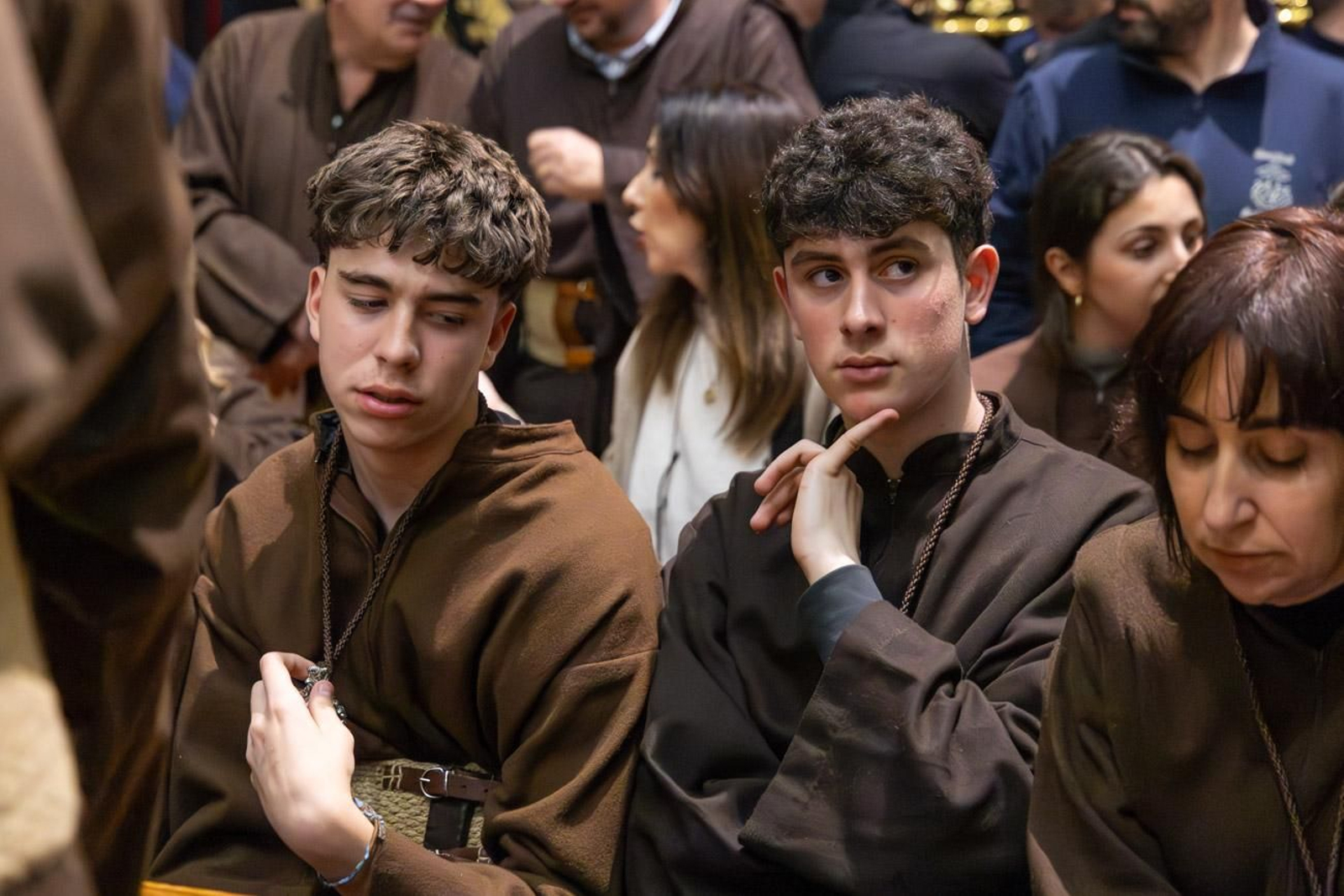 La temida lluvia impide el desarrollo normal de este Martes Santo