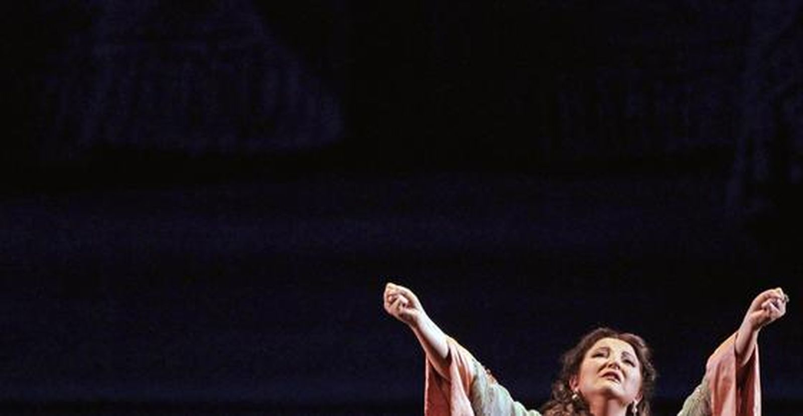 Una imagen del ensayo general de 'La Traviata' en el Teatro de la Maestranza. / Antonio Pizarro

Foto: Antonio Pizarro