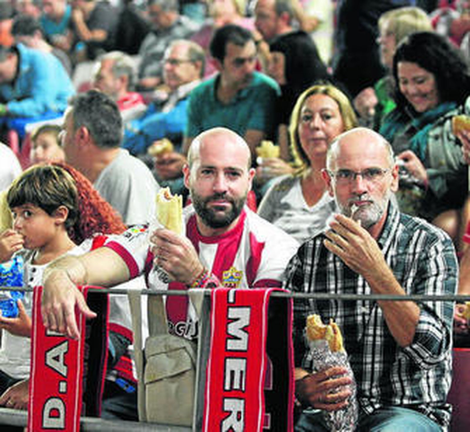 Los horarios en viernes y lunes perjudican al abonado.