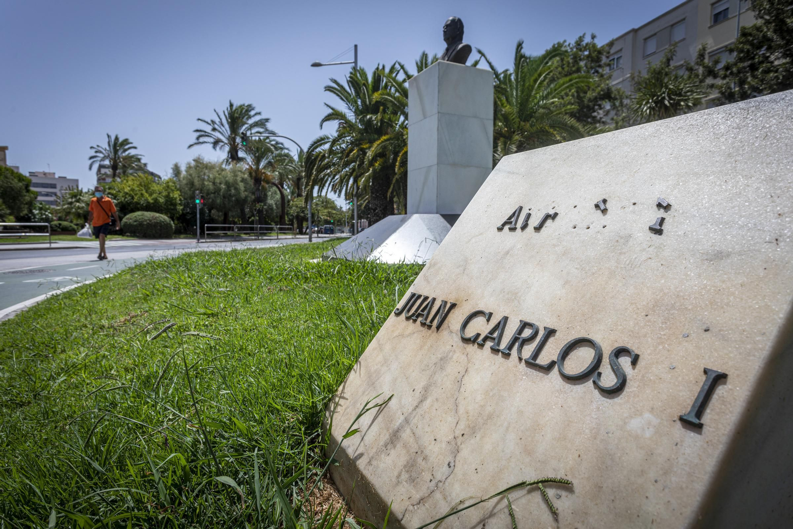 Imagen de la avenida Juan Carlos I en su comienzo junto a la rotonda de Lebón.