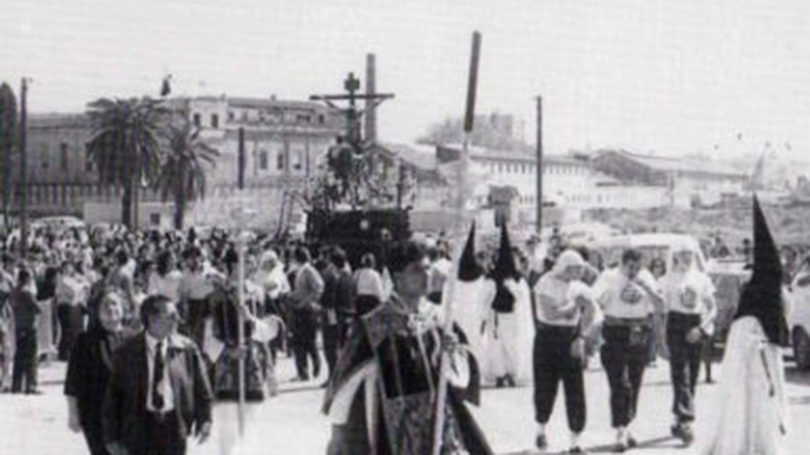 La cofradía del Cerro por el Matadero el Martes Santo de 1990