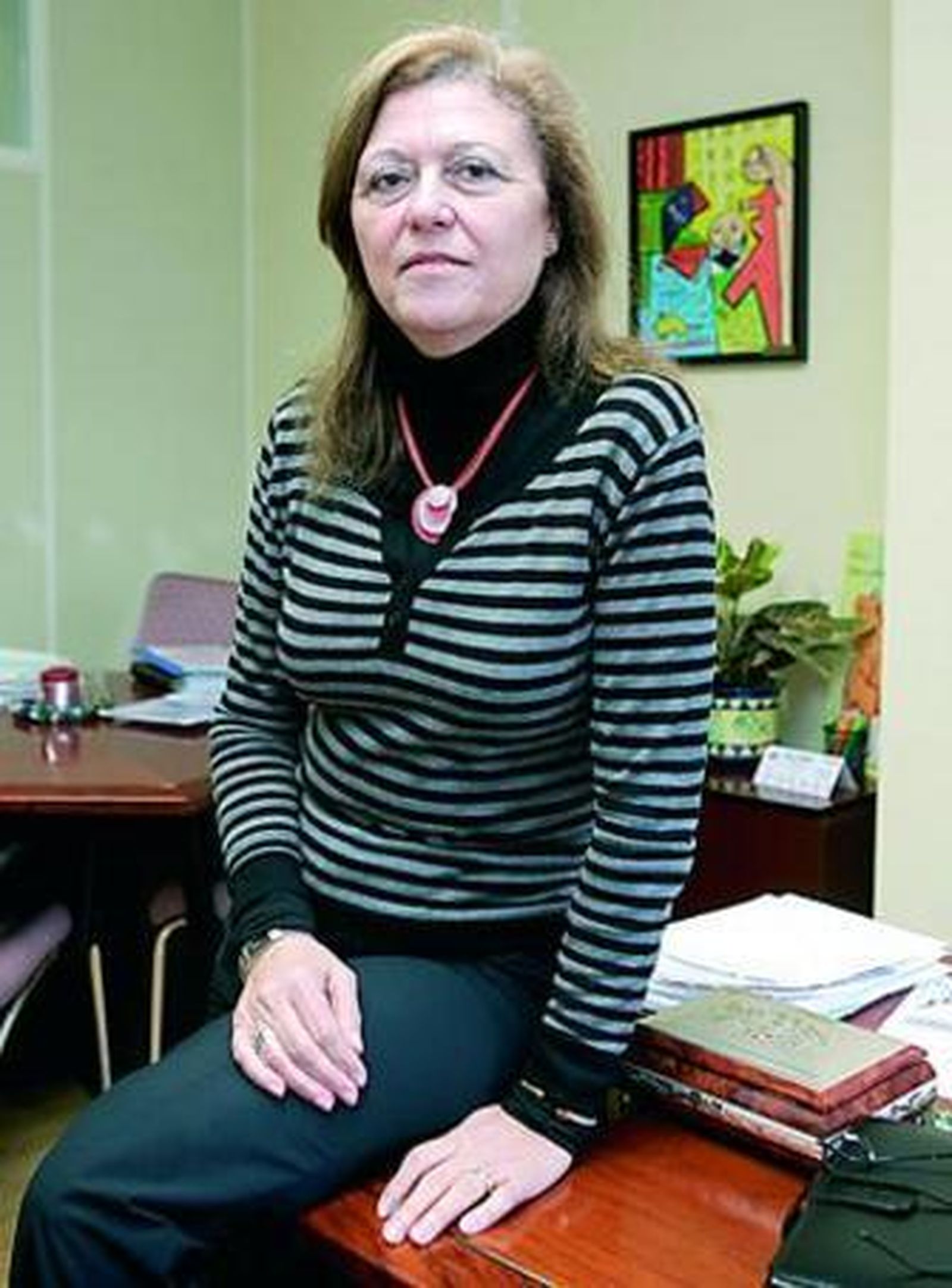 Una mujer de familia que adora viajar, pero haciendo camping