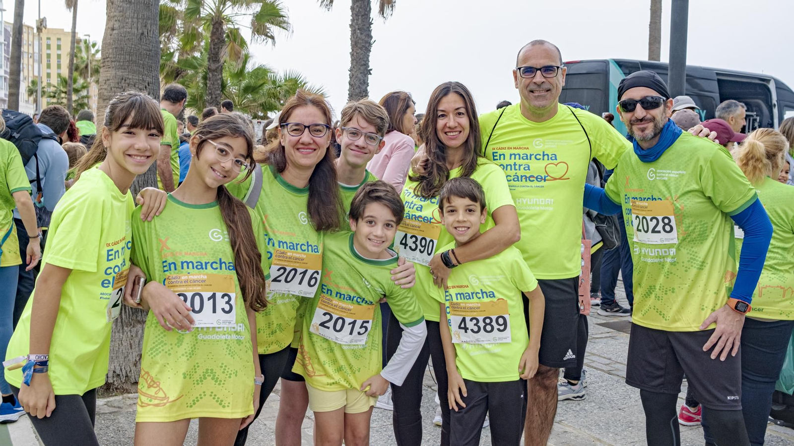 Búscate entre las fotos de la X carrera Cádiz en marcha contra el cáncer