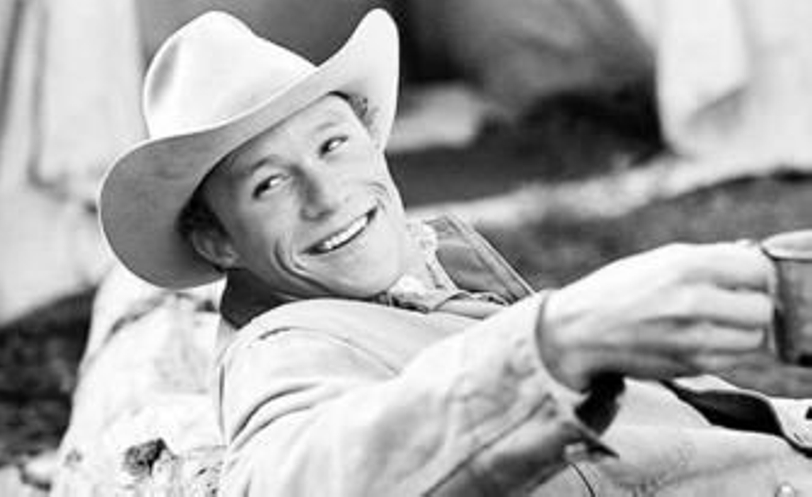 Heath Ledger caracterizado como vaquero en 'Brokeback Mountain', el papel en la película de Ang Lee que le catapultó a la fama.