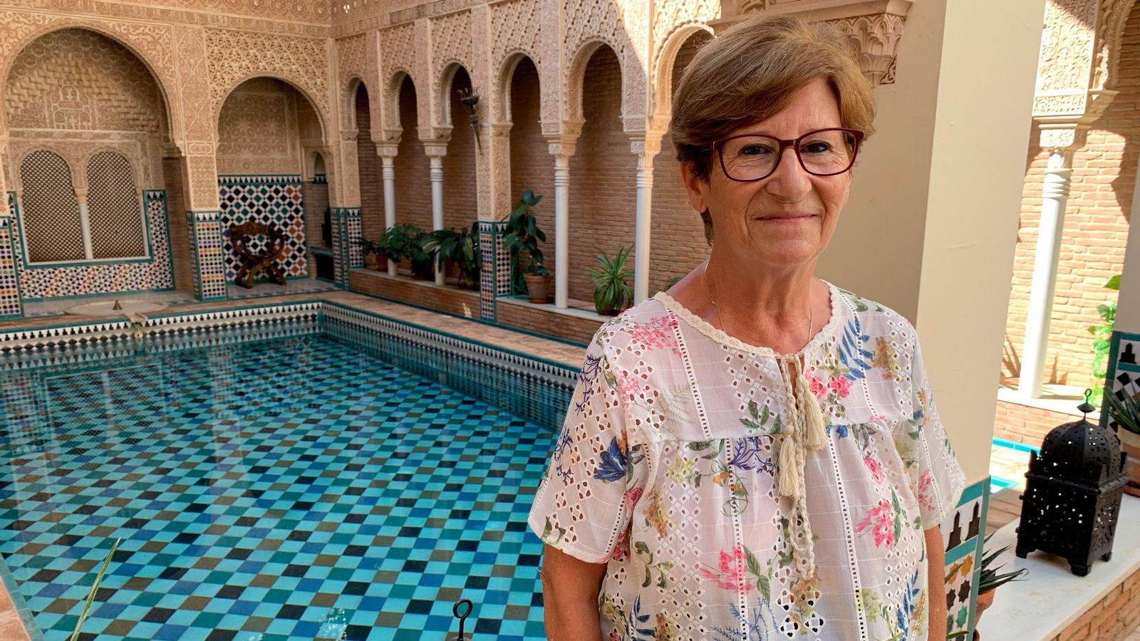 María del Carmen Muñoz, propietaria de la réplica de la Alhambra de Granada