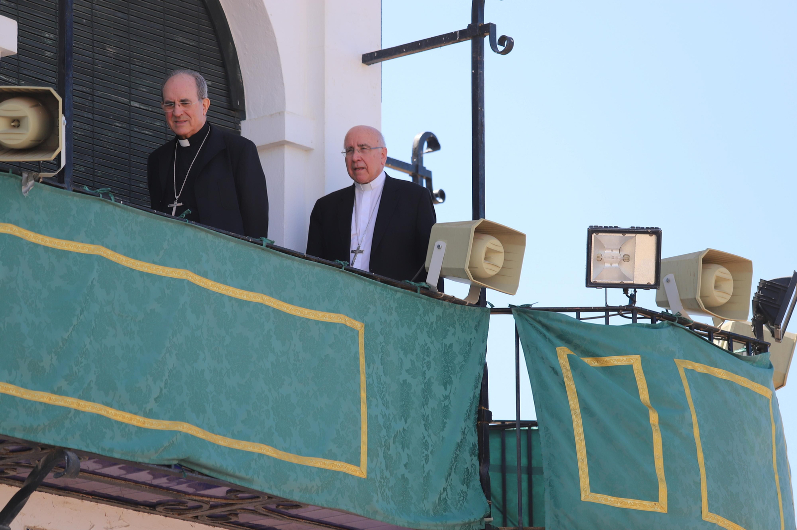 Imágenes del desfile del 175 aniversario de la Guardia Civil en El Rocío