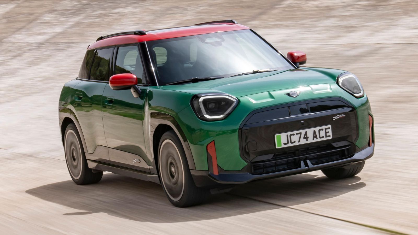 Tanto Aceman como Cooper tienen como punto de partida una versión de 184 CV, la intermedia de 218; y ahora esta tope de 258 CV.