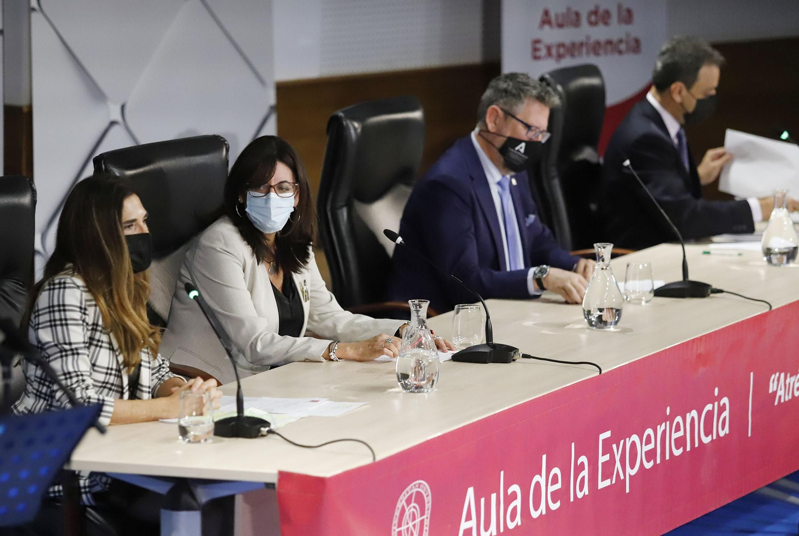 Imágenes de la inauguración del Aula de la Experiencia de la Universidad de Huelva