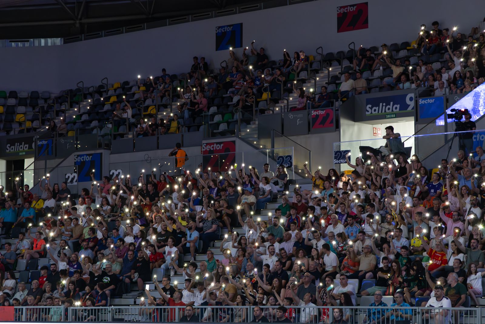 Ambientazo en la final de la Copa del Rey de balonmano de Jaén, en imágenes