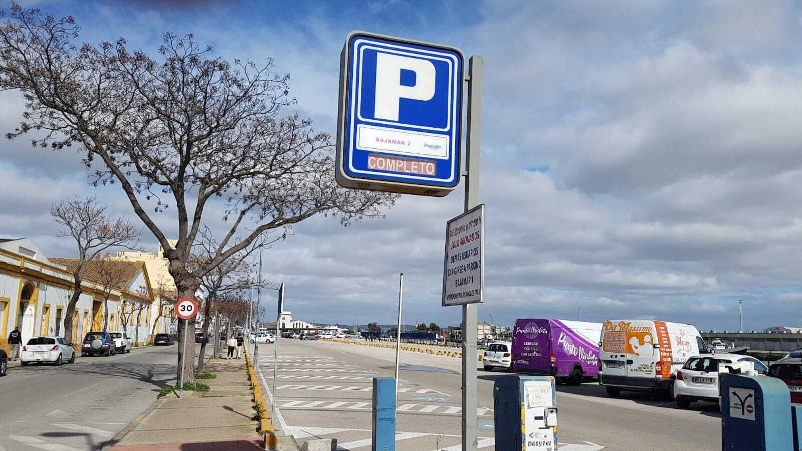 Una imagen de la entrada de la gran bolsa de aparcamientos de Bajamar.