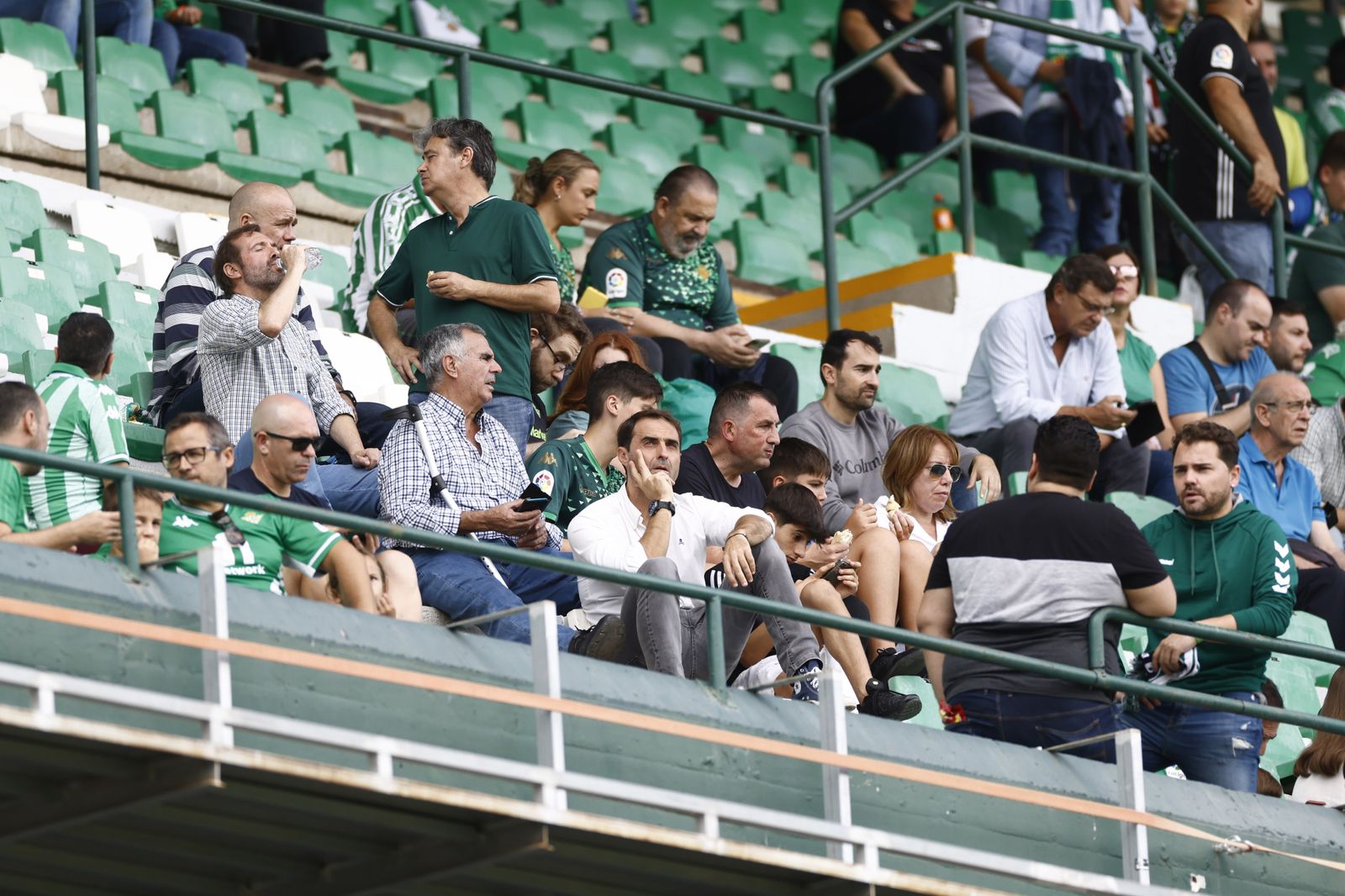 Búscate en las fotos del Betis-Atlético de Madrid